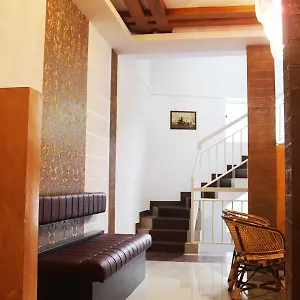 https://landy-queen.kerala-hotels.net